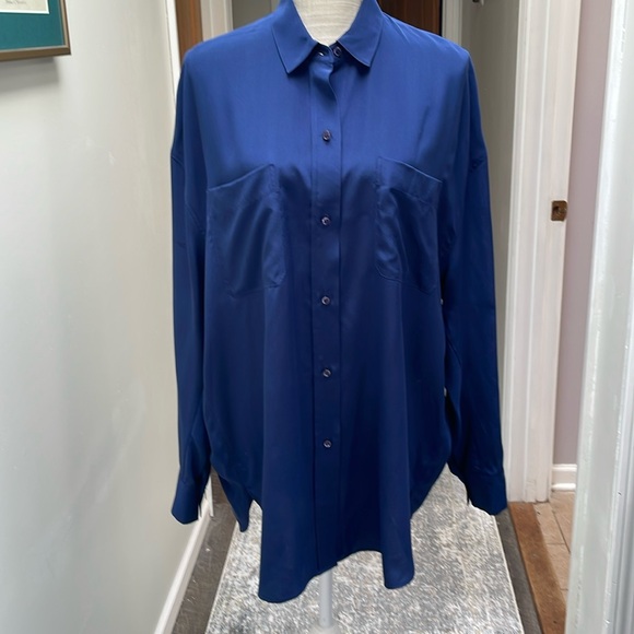 Vince silk blouse in dark blue - Picture 1 of 7